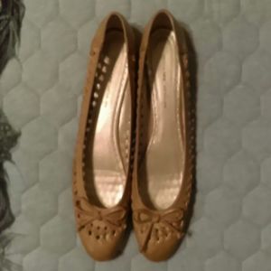 Adrienne Vittadini light beige ballet flats